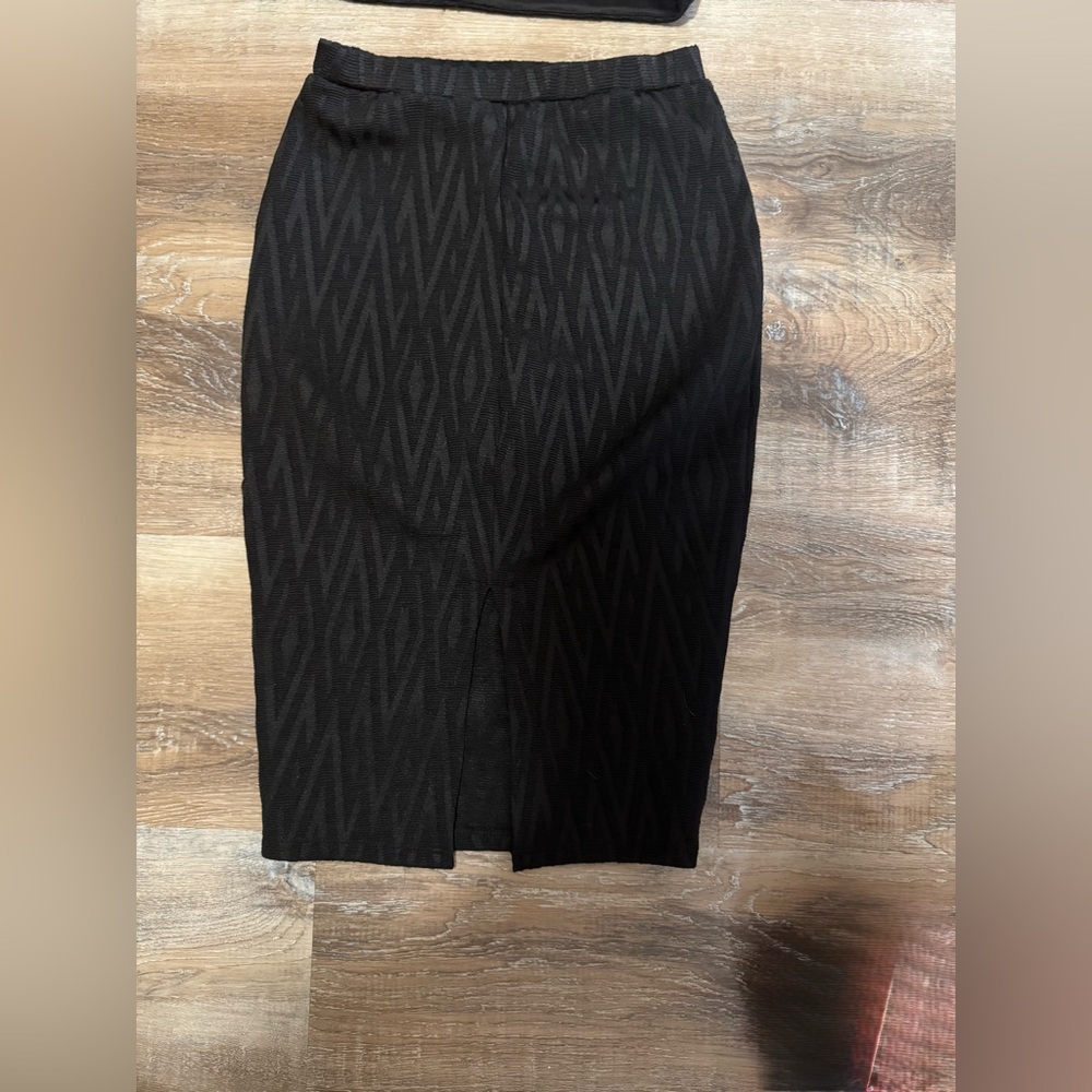 Elegant Black Patterned 2 Piece Set - image 2